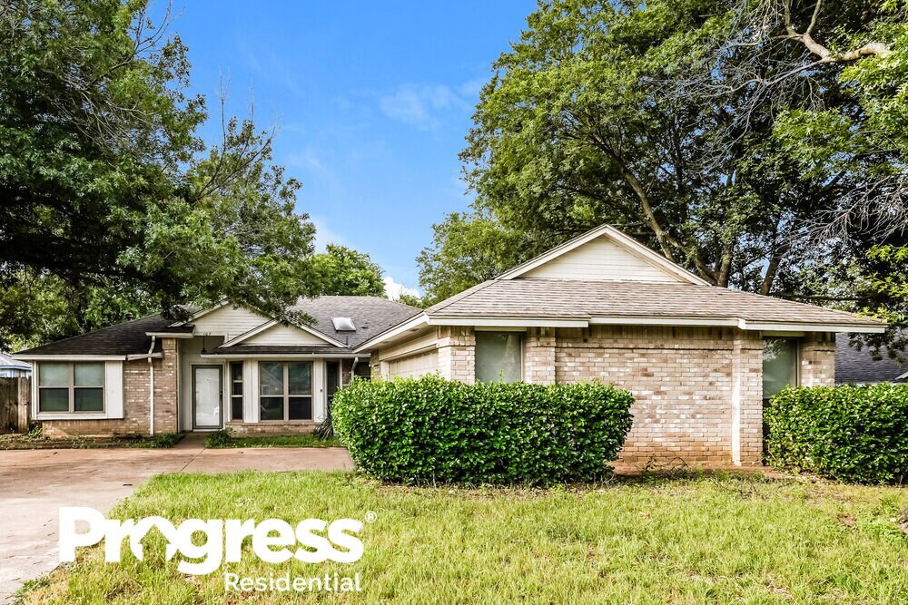 107 Hollywood Dr, Glenn Heights, TX 75154 House for Rent in Glenn