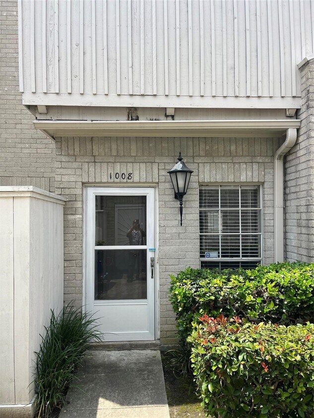 Foto principal - 3800 Tanglewilde St
