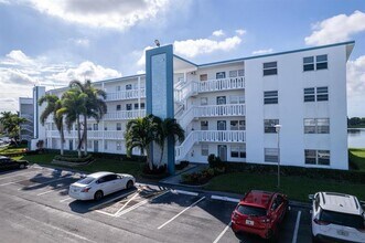 Building Photo - 1056 Exeter