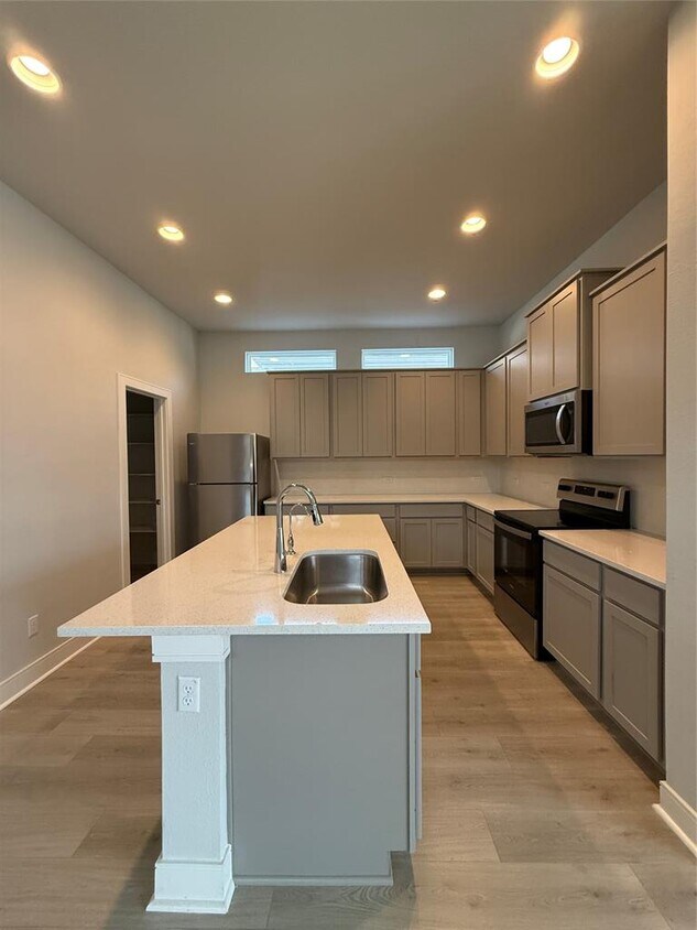 Foto principal - 2200 Grenache Dr