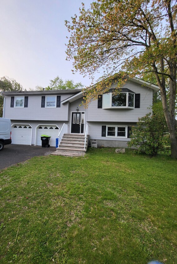 Primary Photo - 39 Sheffield Ave