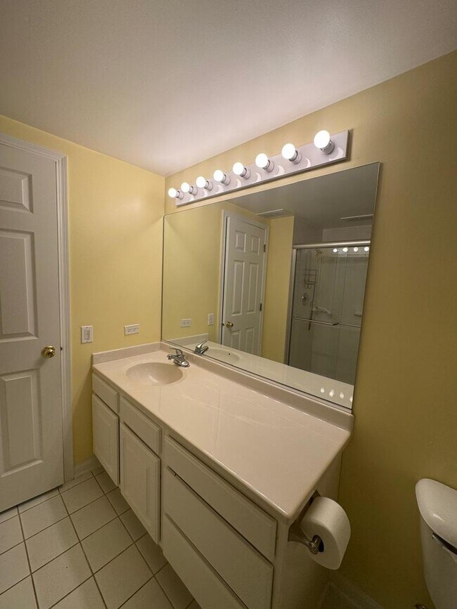 Building Photo - 2020 St Regis Dr
