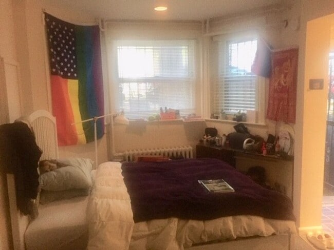 Building Photo - 1012 - Dunne