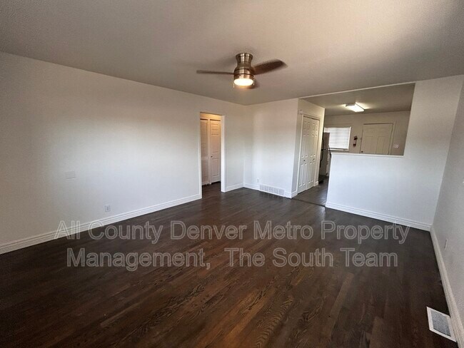 Building Photo - 71 Del Mar Cir