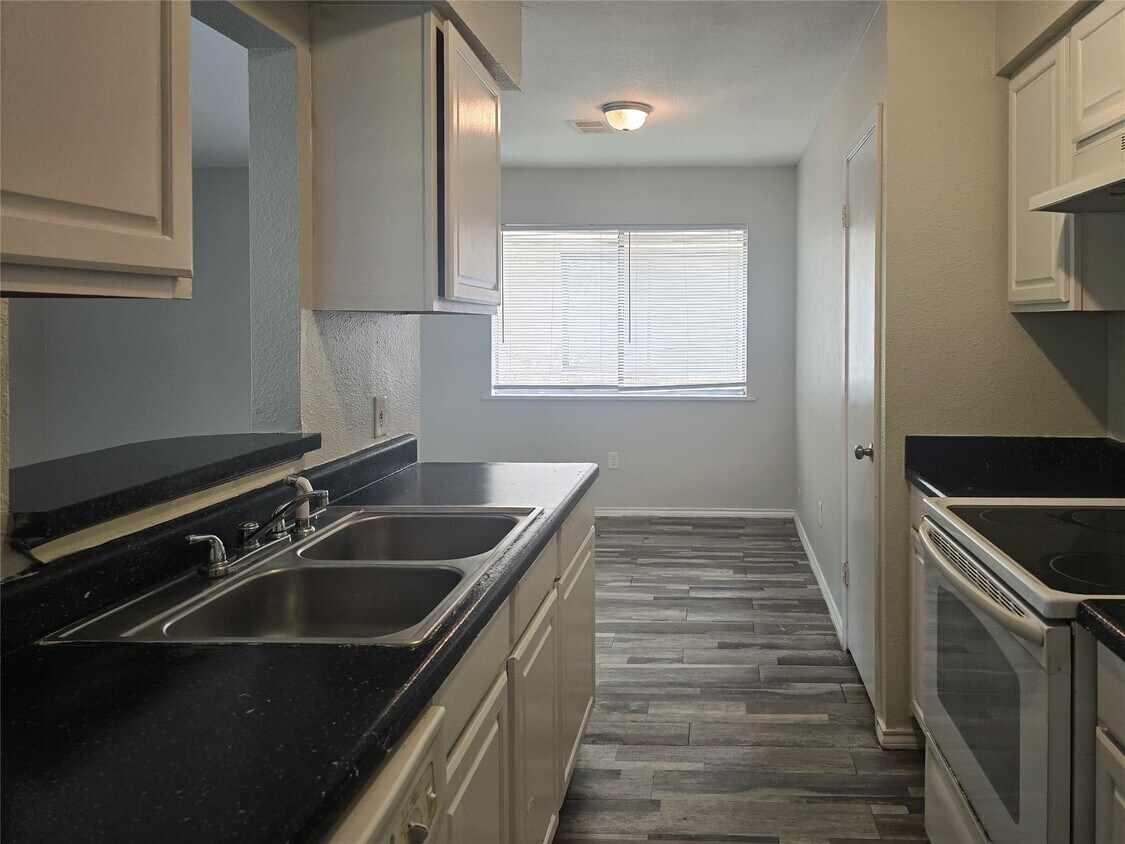 Foto principal - 396 Duroux Rd