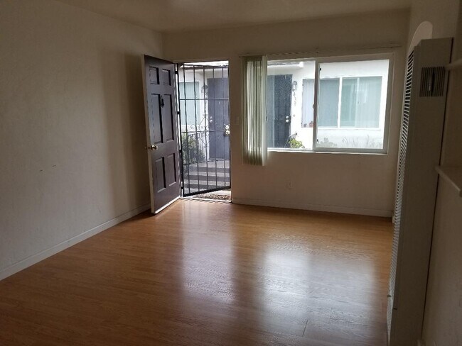 Foto del edificio - 4432 Utah St