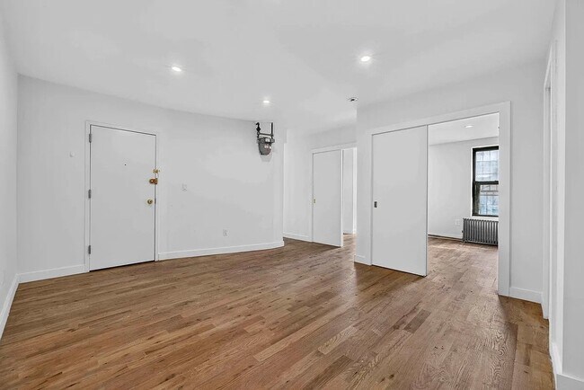 Foto del edificio - 406 W 39th St