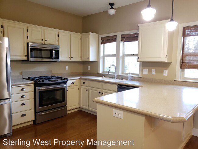 Building Photo - 2 br, 2.5 bath House - 230 Jackson Creek Dr