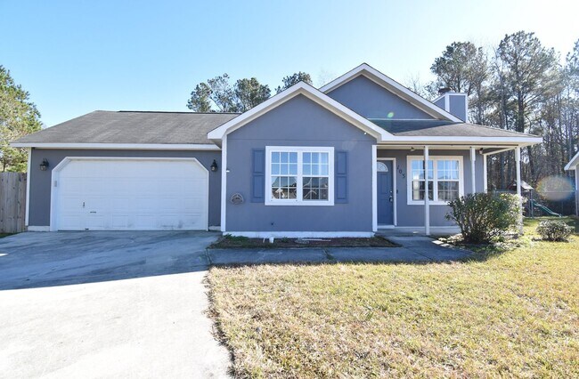 Building Photo - Adorable home in Hubert!