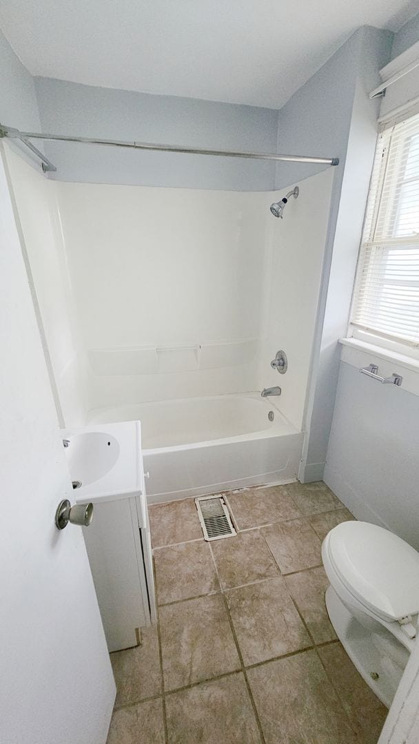 Building Photo - Charming Historic 2-Bedroom Home in Des Mo...