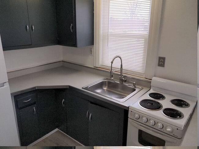 Modelo E3: 1 dormitorio / 1 baño - 21 Depot St