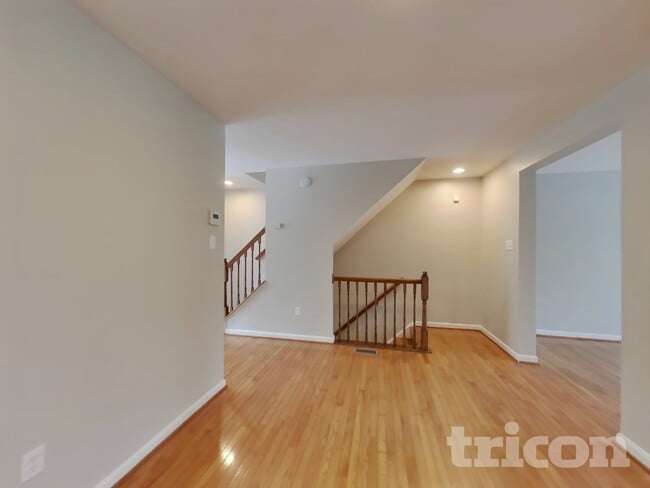 Building Photo - 5255 Lightfoot Path