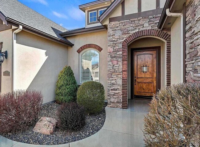 Foto del edificio - Gorgeous 3 bed 2 bath home in the heard of...