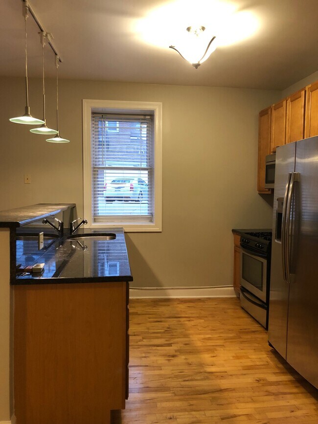 Foto del edificio - 1540 N Ashland Ave