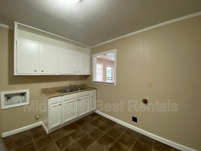 Foto del edificio - 1899 Willow Wood Ave
