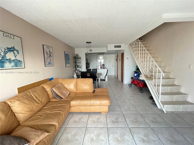 Foto del edificio - 17800 Atlantic Blvd