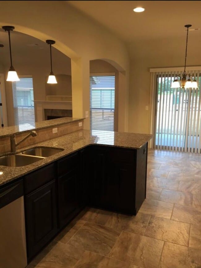Building Photo - BEAUTIFUL HOME IN GREAT LOCATION!