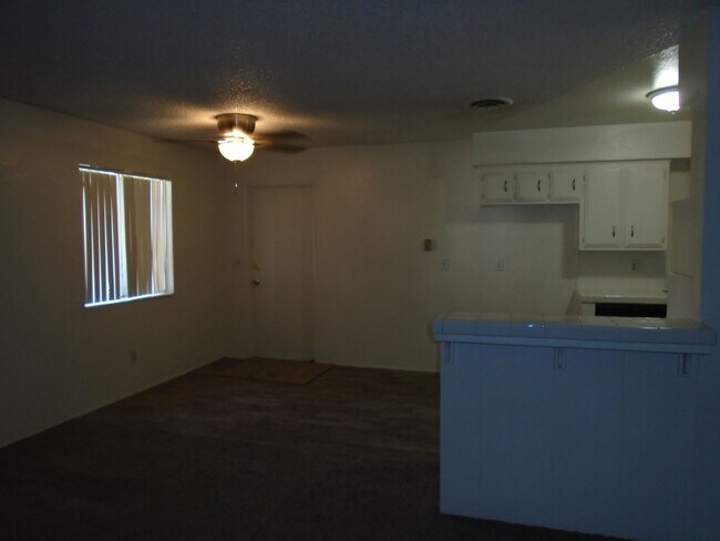 Foto del edificio - LAURELGLEN BLVD N. 7812 A - D