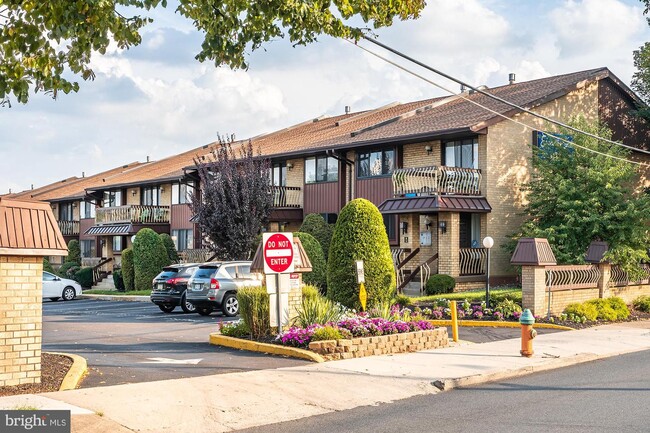 Building Photo - 10201 Bustleton Ave