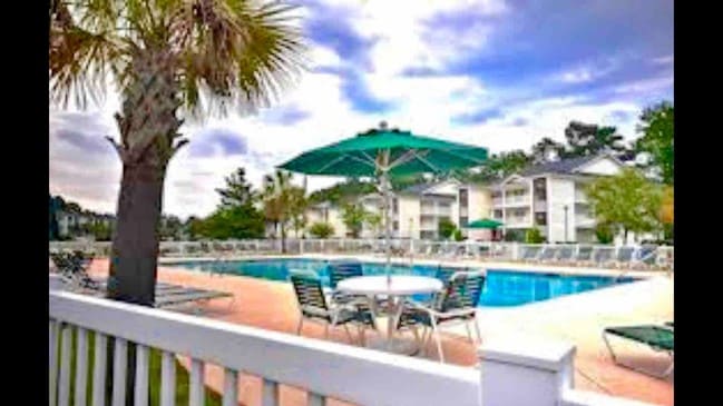 Building Photo - 1298 River Oaks Dr