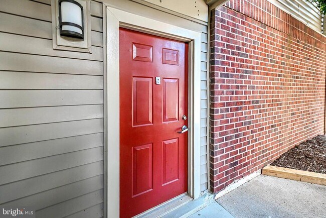 Foto del edificio - 1706 Ascot Way