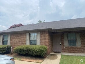 Building Photo - 3410 Parish Cir