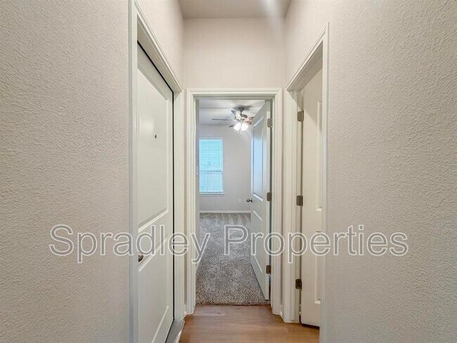 Foto del edificio - 8112 Pineridge Wy