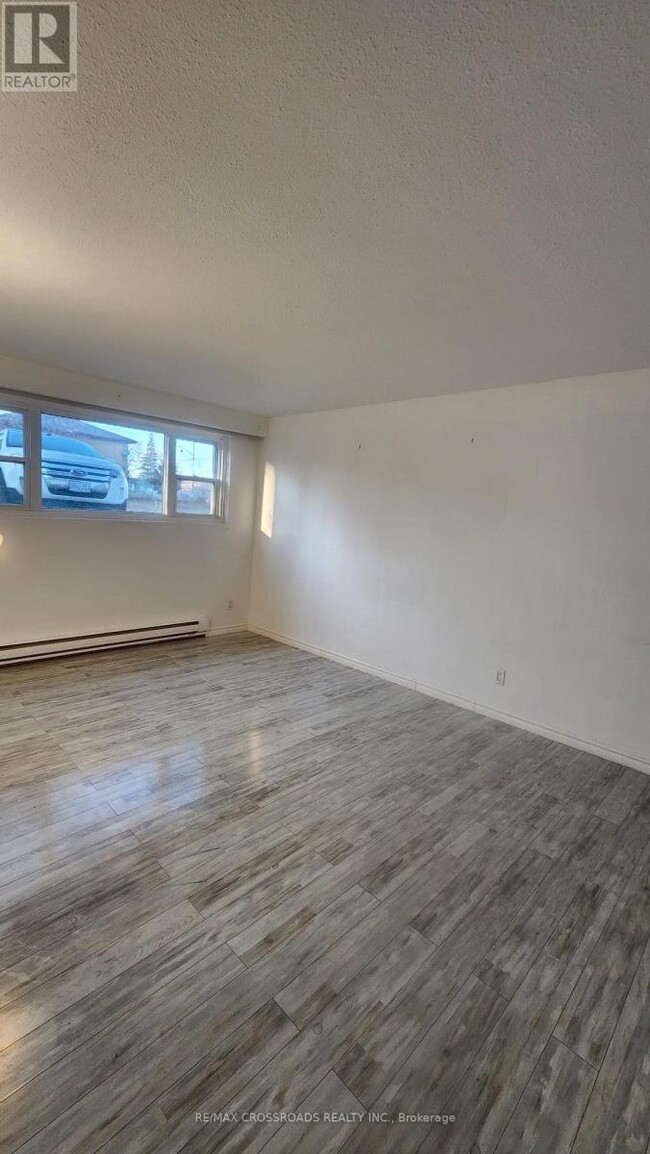 Building Photo - 295 Dwight Ave
