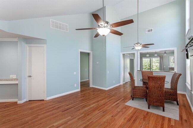 Foto del edificio - 4139 Rosser Square