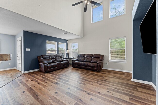 Foto del edificio - 18714 Walden Glen Cir