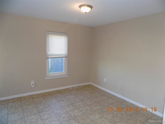 Building Photo - 37349 Charter Oaks Blvd