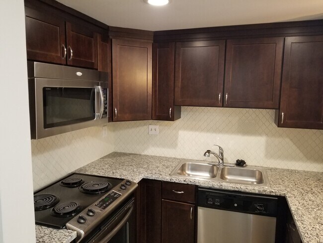 Foto del edificio - 215 W Canton St