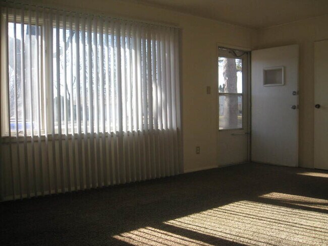 Foto del edificio - 2501 Indiana St SW