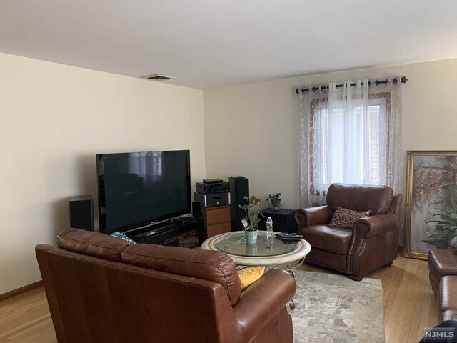 Foto del edificio - 429 Poplar Ave