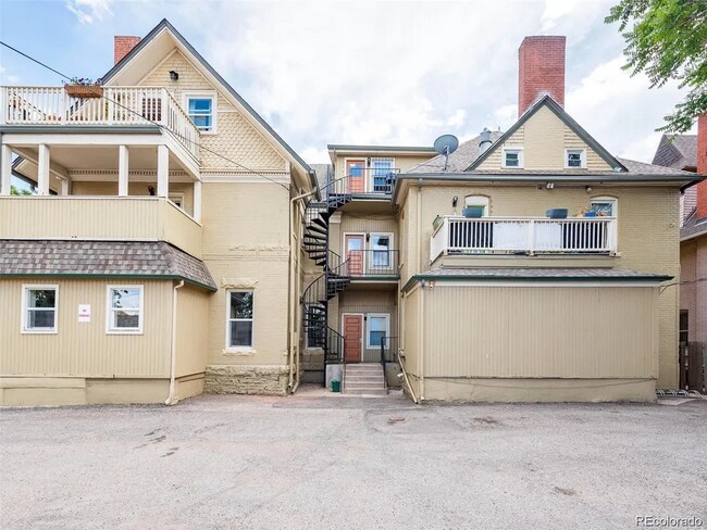 Parte trasera del edificio - 813 E 14th Ave