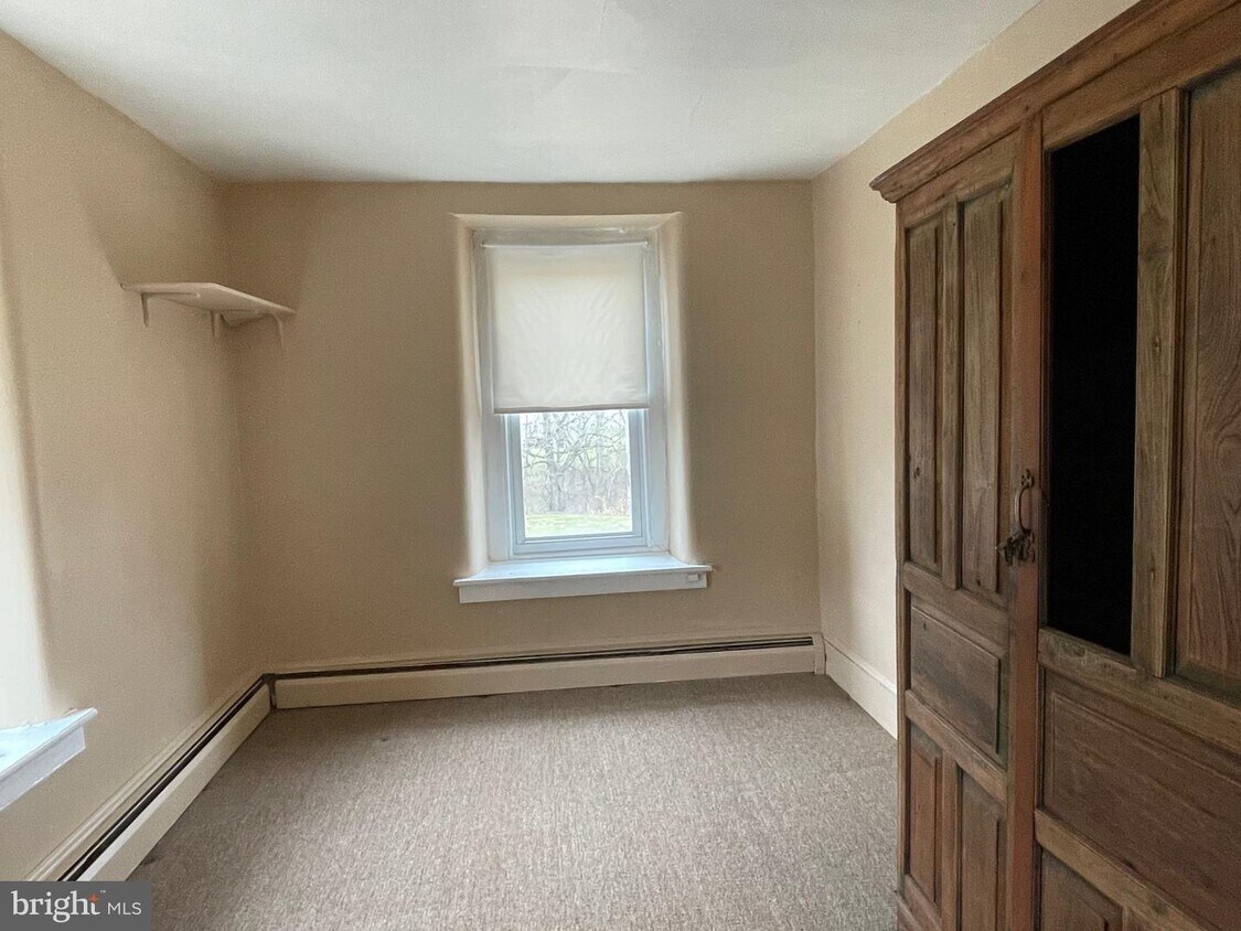 Primary Photo - 110 Ferndale Ln