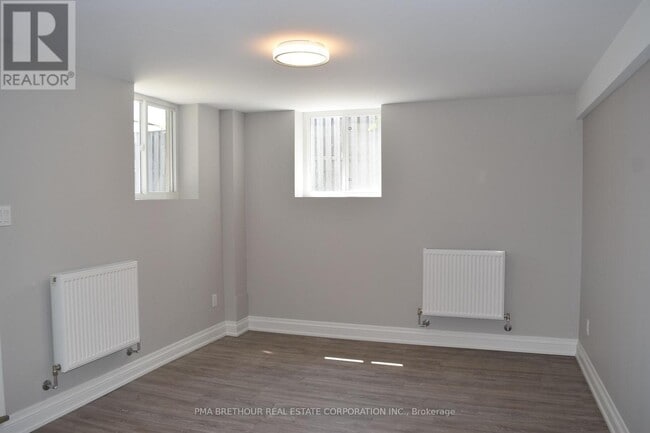 Photo du bâtiment - 67 Cartwright Ave