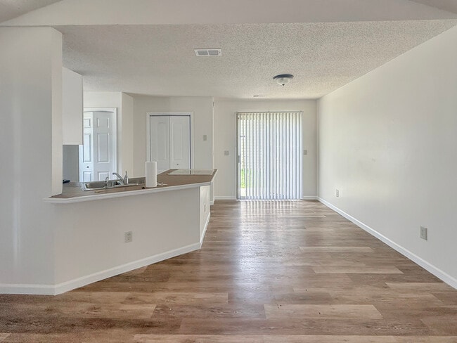 Foto del edificio - House 3 Bedroom 2 Bath