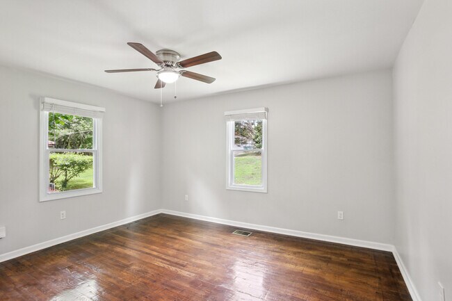 Building Photo - 2522 Godfrey Dr NW