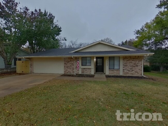 Building Photo - 1517 Rockshire Dr