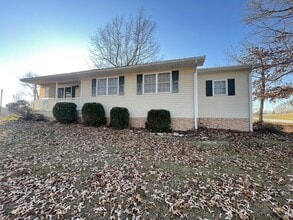 Building Photo - 1013 Murrieltown Rd