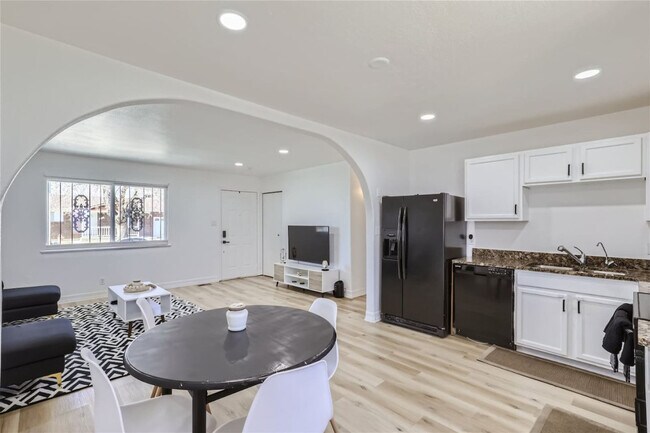 Foto del edificio - 5504 Troy St