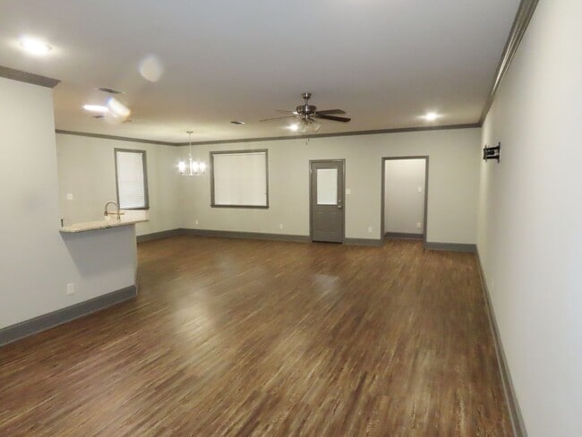 Building Photo - 2528 Guinn Farms Rd