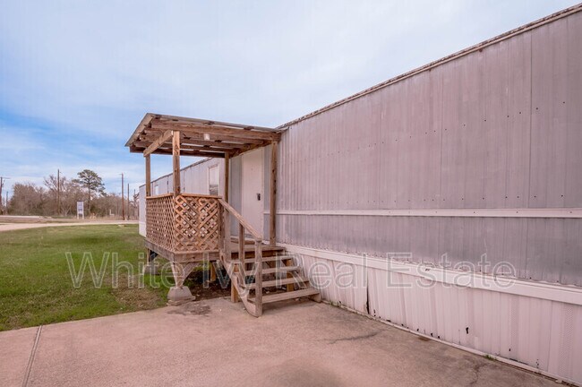 Building Photo - 1345 FM 405 Unit 7