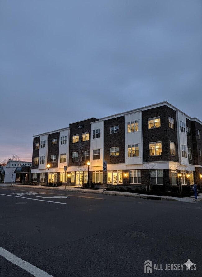 Foto del edificio - 581 Middlesex Ave