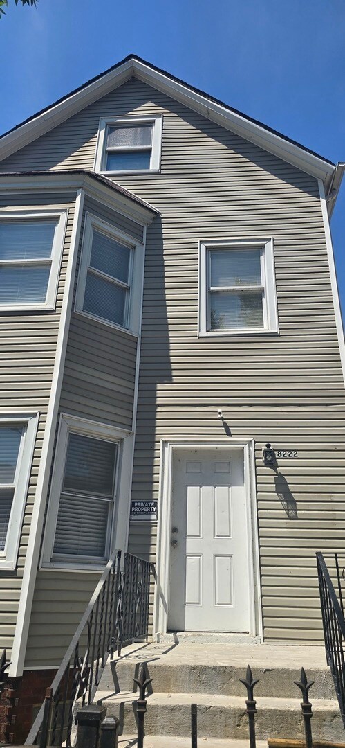 Building Photo - 8222 S South Shore Dr