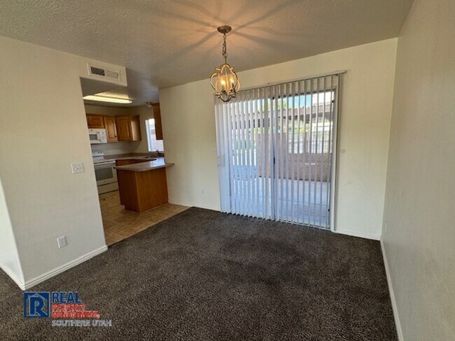 Foto del edificio - Parkside Townhomes