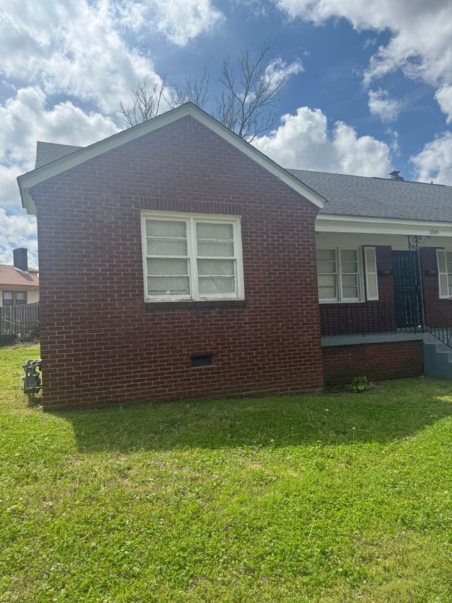 Foto del edificio - 2045 Lamar Ave