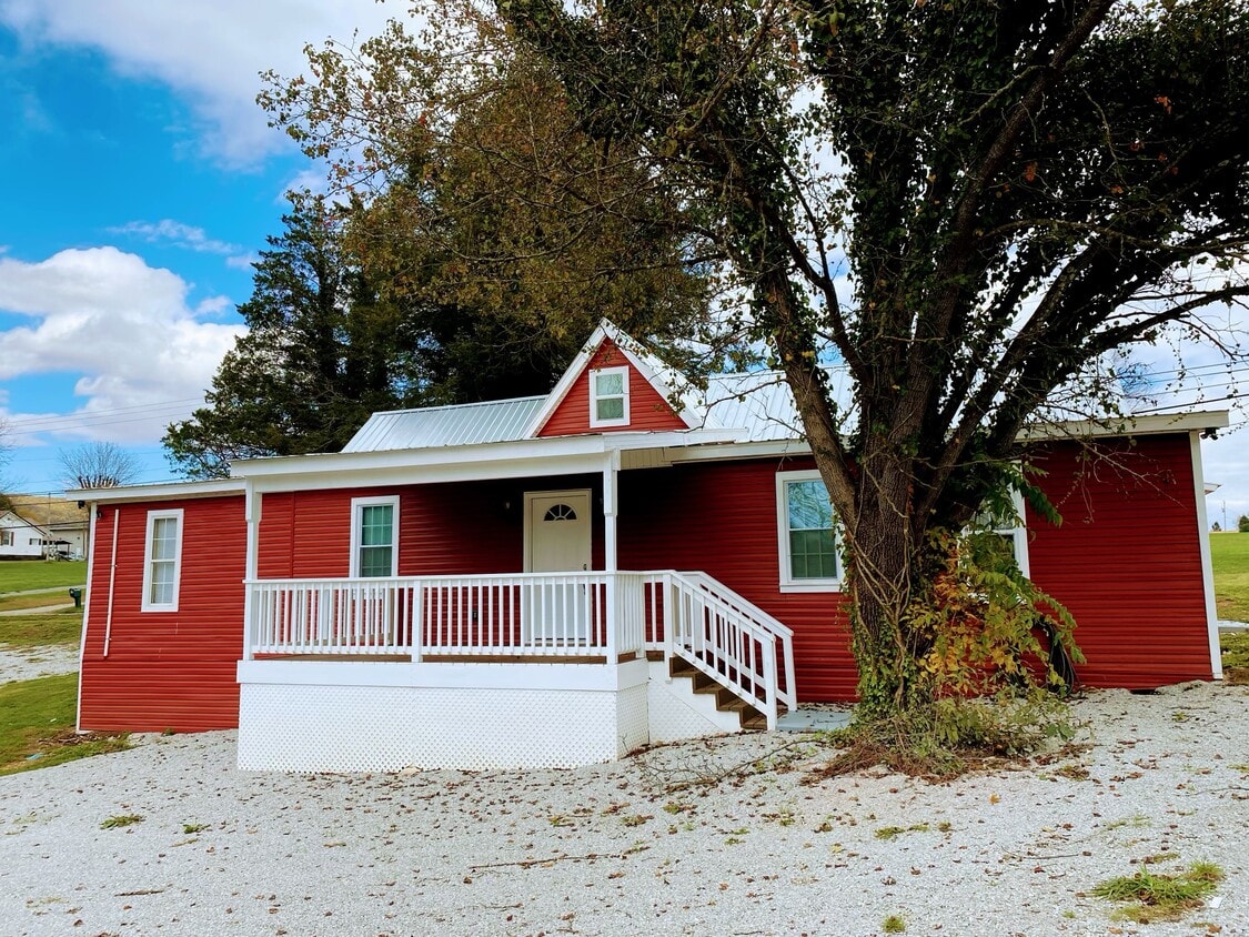 300 Glade Springs Rd, La Follette, TN 37766 Townhome Rentals in La