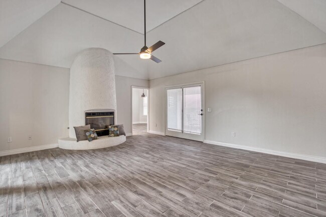 Building Photo - 633 Bluff Canyon Cir